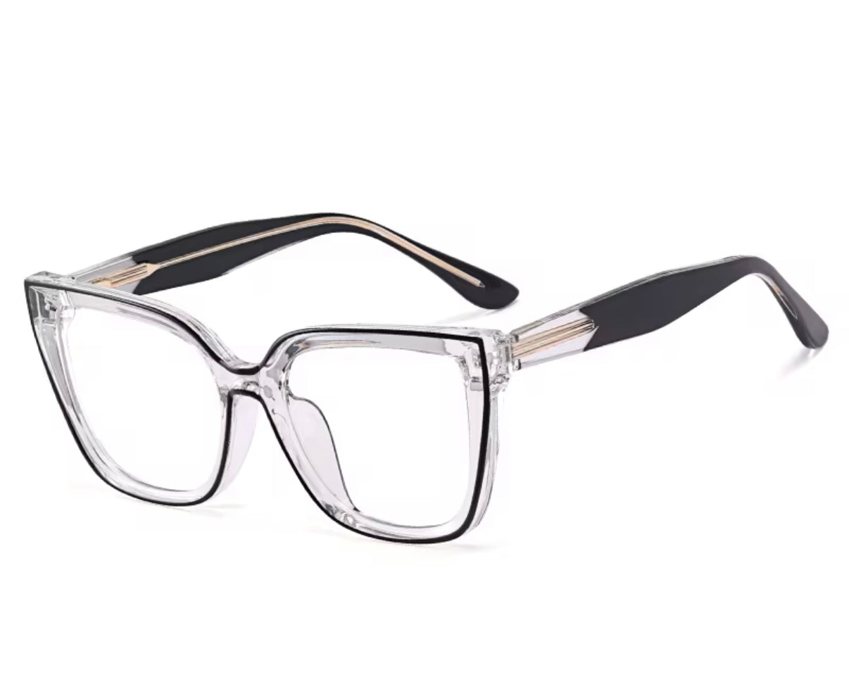 Slay in Style – Oversized Tortoiseshell Cat-Eye Frame