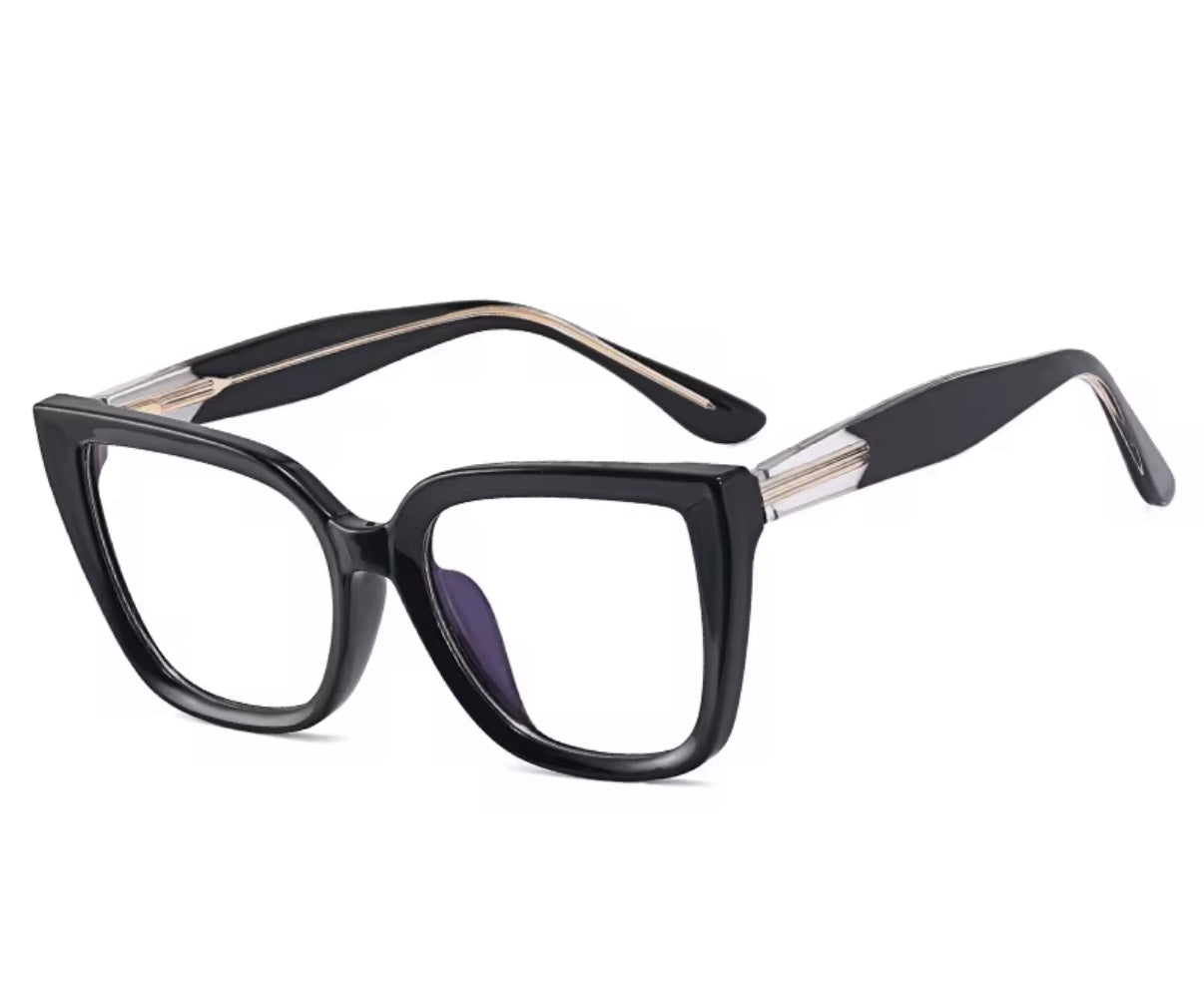 Slay in Style – Oversized Tortoiseshell Cat-Eye Frame